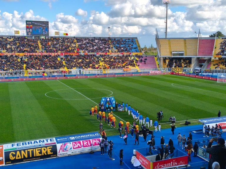 Lecce-Parma 1-2 Follia Banda e il Lecce affonda. Il Parma la ribalta nella ripresa
